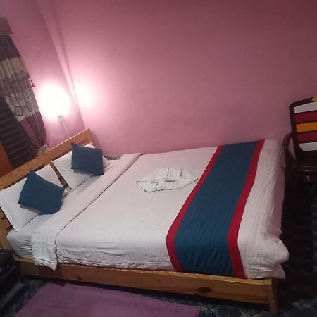 Galaxy Inn Guest House Покхара Экстерьер фото
