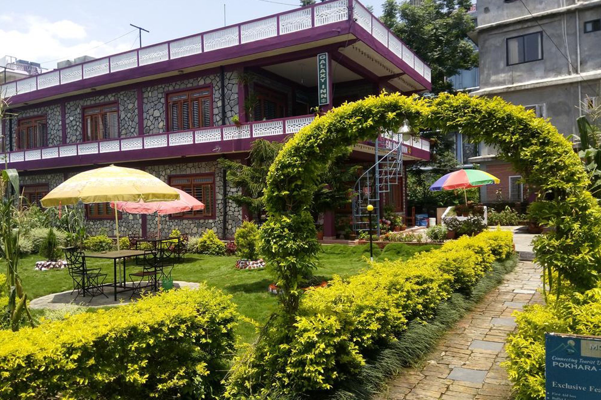 Galaxy Inn Guest House Покхара Экстерьер фото